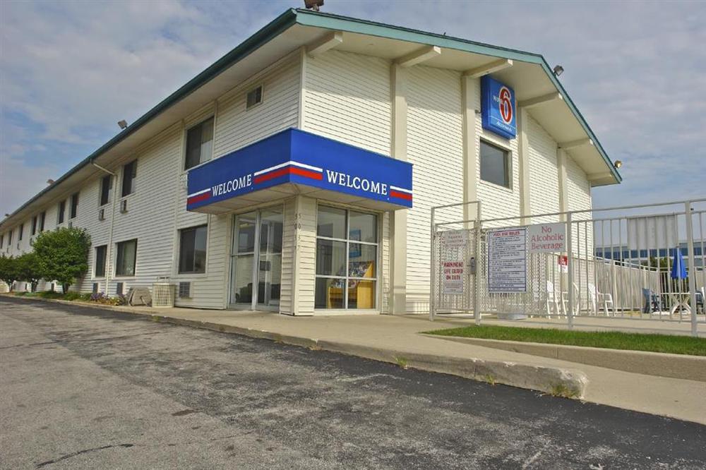 Clarion Pointe Hotel Милуоки Удобства снимка